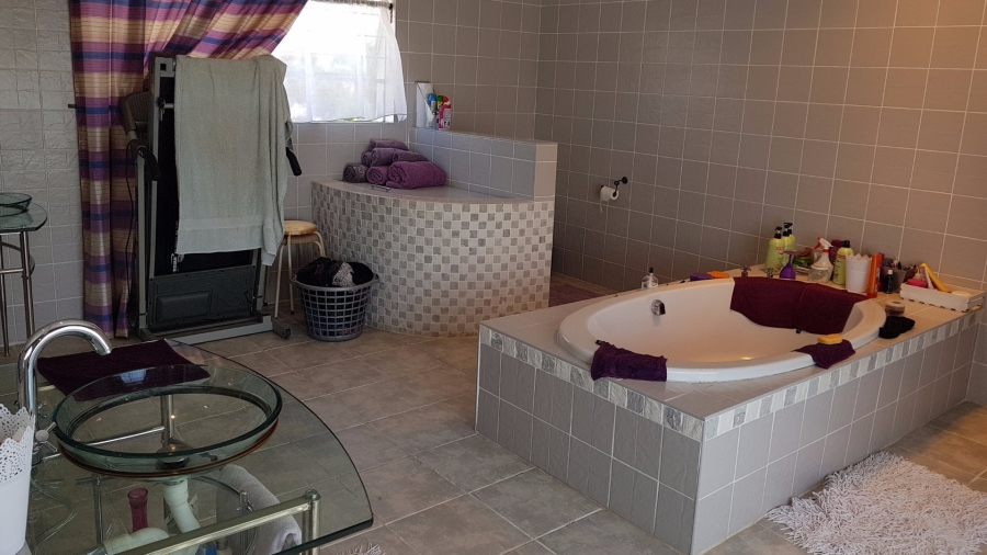 4 Bedroom Property for Sale in La Provance Free State